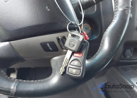 2015 Nissan Armada Sv z USA, uszkodzony, nr VIN 5N1BA0ND4FN600769